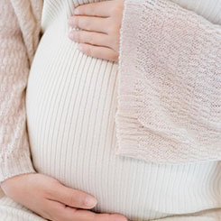 在中介的指引👴下，小汪在某🍑租机平台租用了🕞🕧两台i🥰Phone🐝🇨🇨孕宝国际